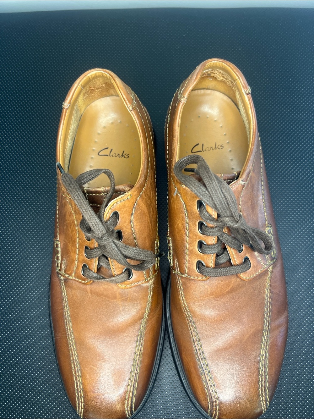 Clarks Men’s Tan Brown Leather Lace-Up Oxfords